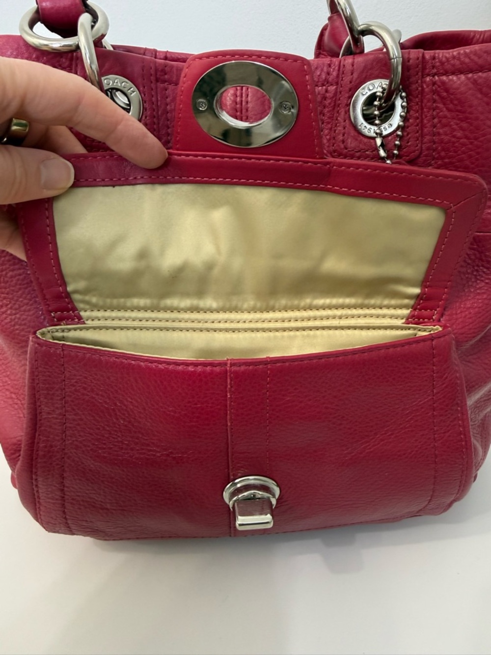 Coach Red Pebble Leather Hampton TurnLock F15694 Shoulder Bag Purse Hobo - Picture 8 of 17